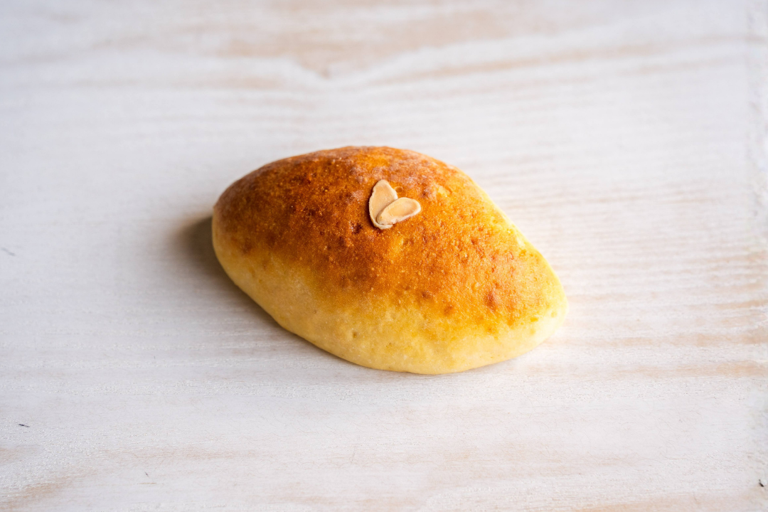 米粉のクリームパン